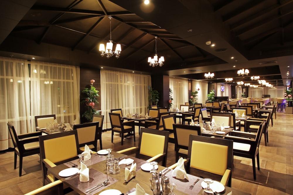 Park Regis Lotus Hotel Manama Exterior foto